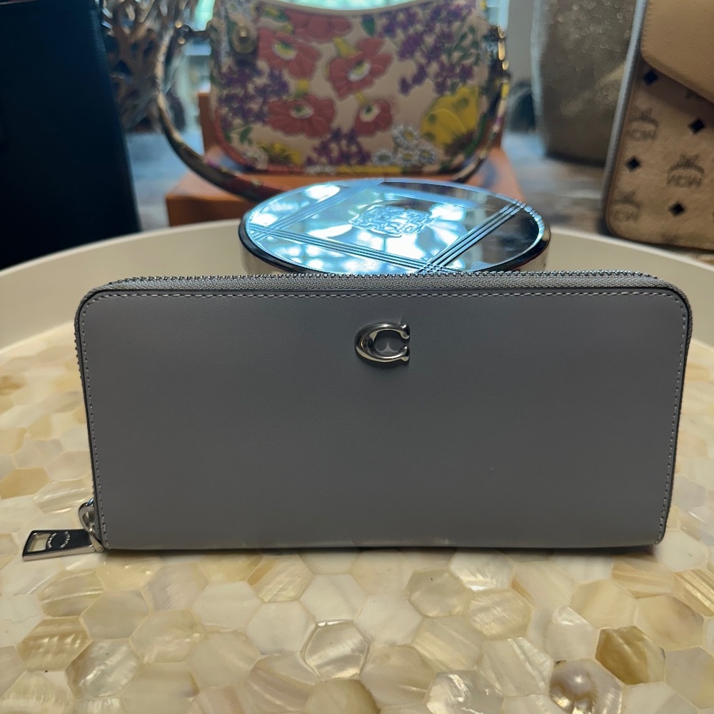 Authentic Coach Accordian blue gray zip around wallet!